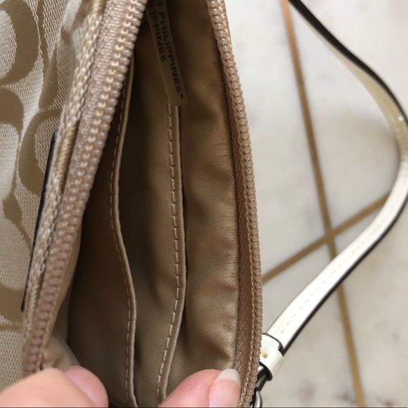 Coach wristlet NWOT - Picture 5 of 5